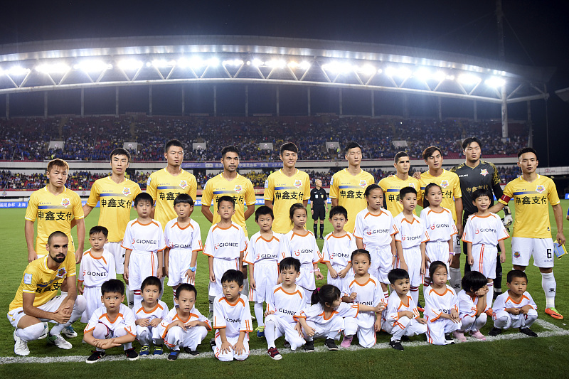 包含窗口期突围战来临，上海申花围绕欧联调整名单，管理层满意，团队化学反应显著的词条