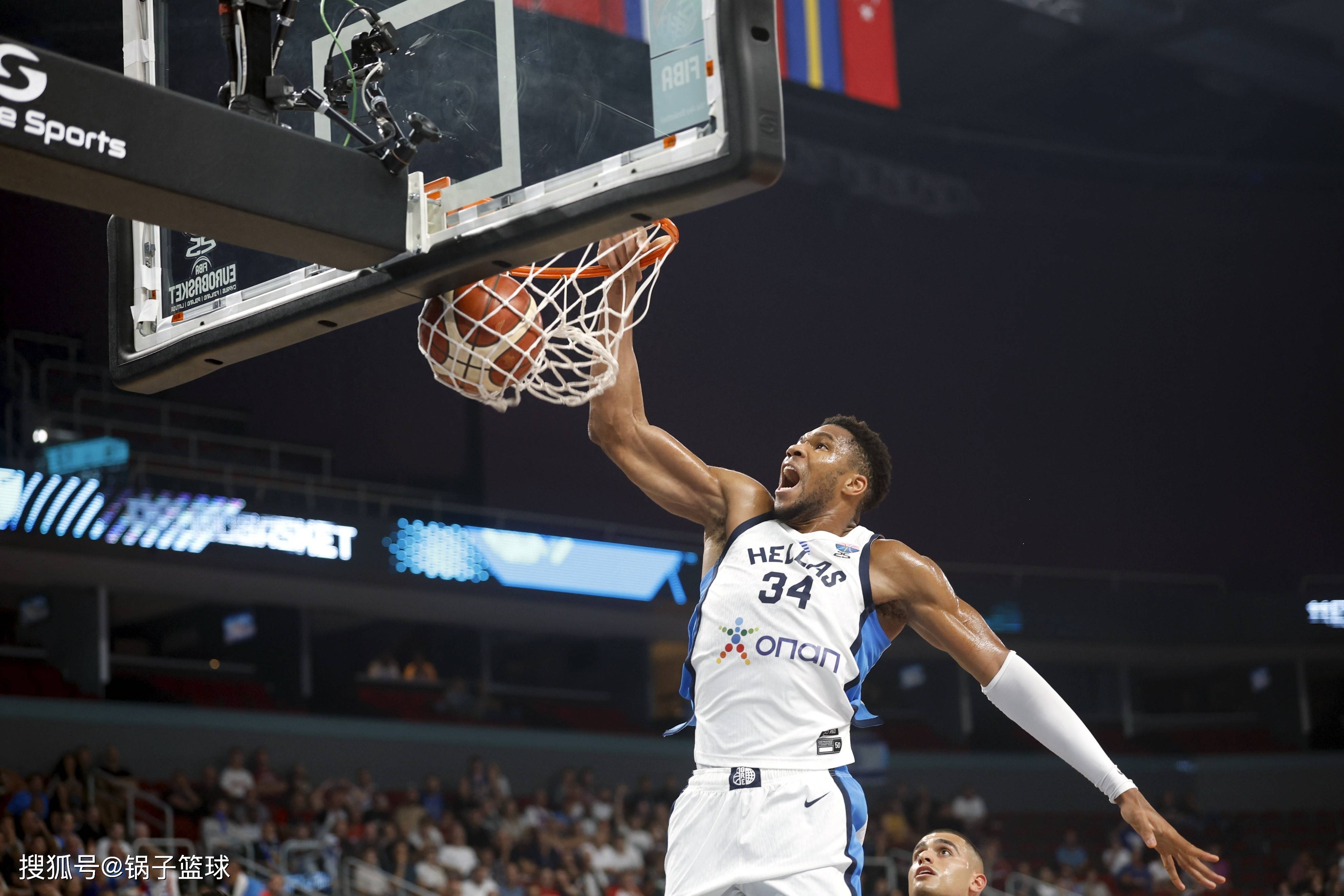 关于字母哥连续七场比赛得分超过高光表现，加拿大队挑战极限！的信息