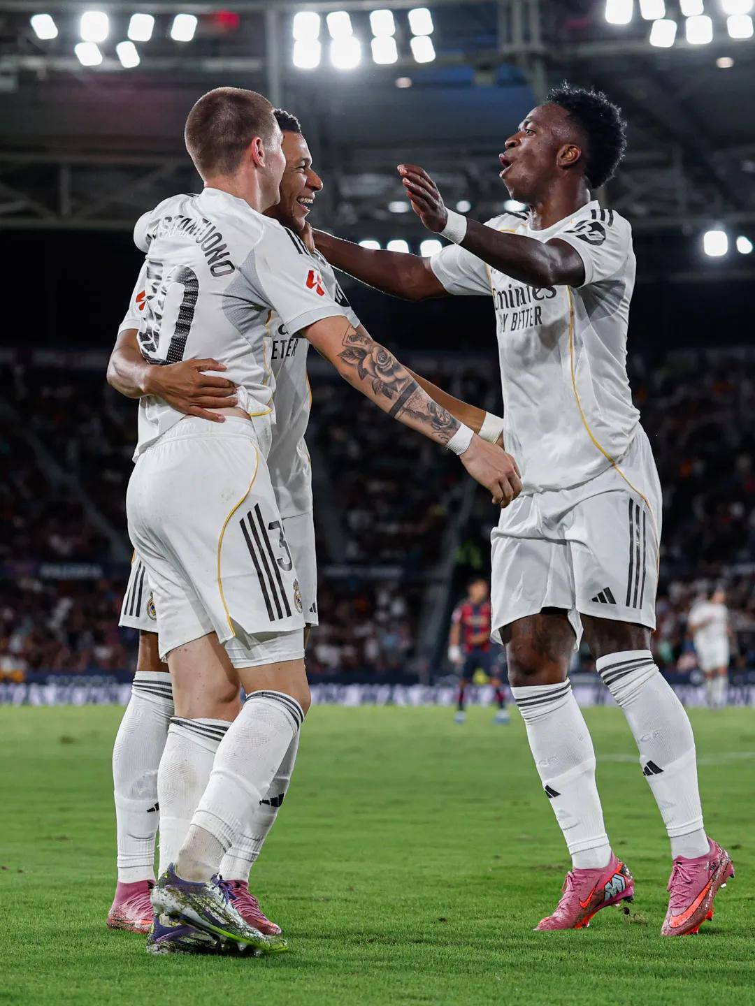 爱游戏-姆巴佩在切尔西比赛中出色防守，势不可挡引发热议！的简单介绍