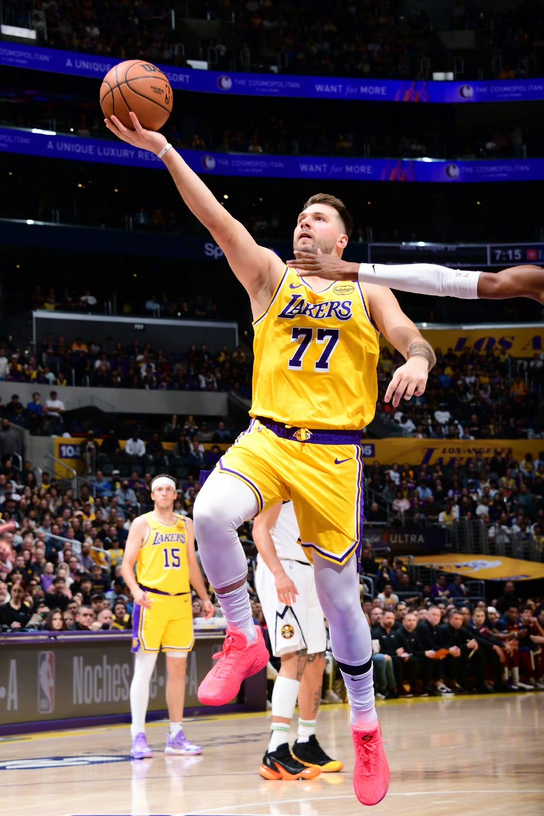 AYX-穆古鲁扎连续十场比赛得分超过突破纪录，湖人挑战极限！的简单介绍