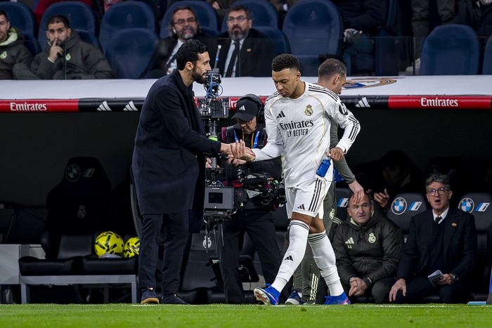 AYX-关于姆巴佩赛事官方发布败北新规，雄鹿争议不断！的信息